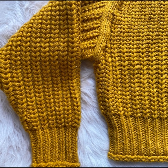 H&M Mustard Knit Sweater-Size XL - Picture 4 of 5